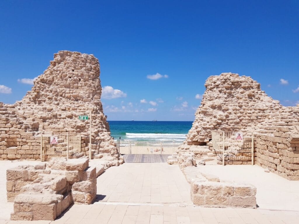 Ashdod-Sea Fortress: An Umayyad Coastal Defense Stronghold in Israel 3 Ashdod-Sea Fortress