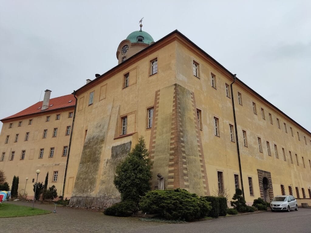 Poděbrady Castle: A Royal Water Castle and University Complex in Czechia 2 Poděbrady Castle