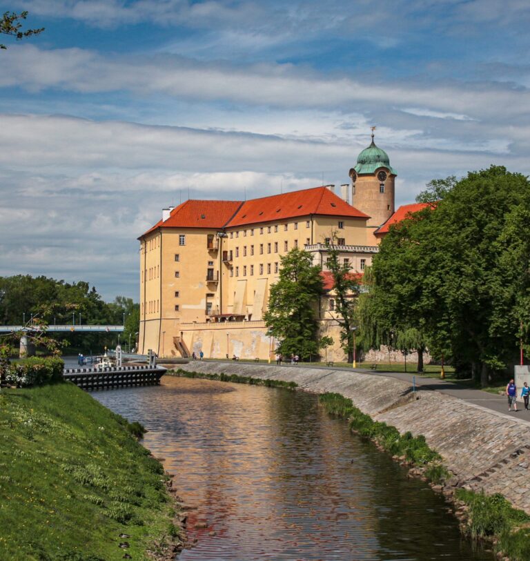 Poděbrady Castle: A Royal Water Castle and University Complex in Czechia