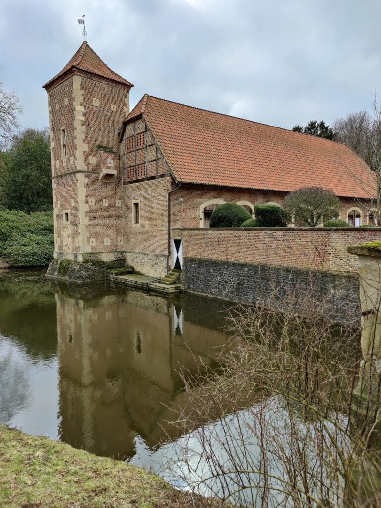 Burg Hülshoff: A Renaissance Moated Castle in Germany 3 Burg Hülshoff
