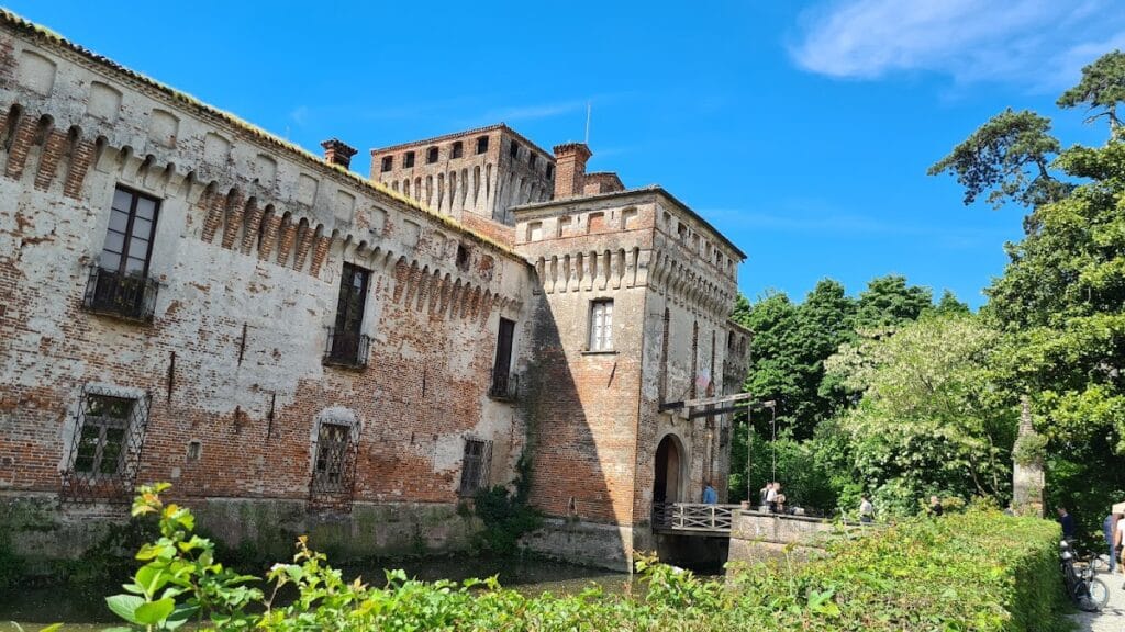 Castello di Padernello: A Medieval Fortified Residence in Italy 2 Castello di Padernello