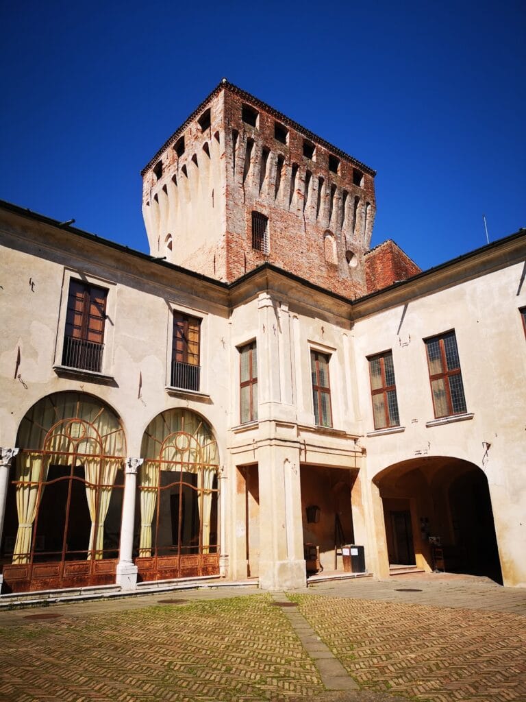 Castello di Padernello: A Medieval Fortified Residence in Italy 3 Castello di Padernello