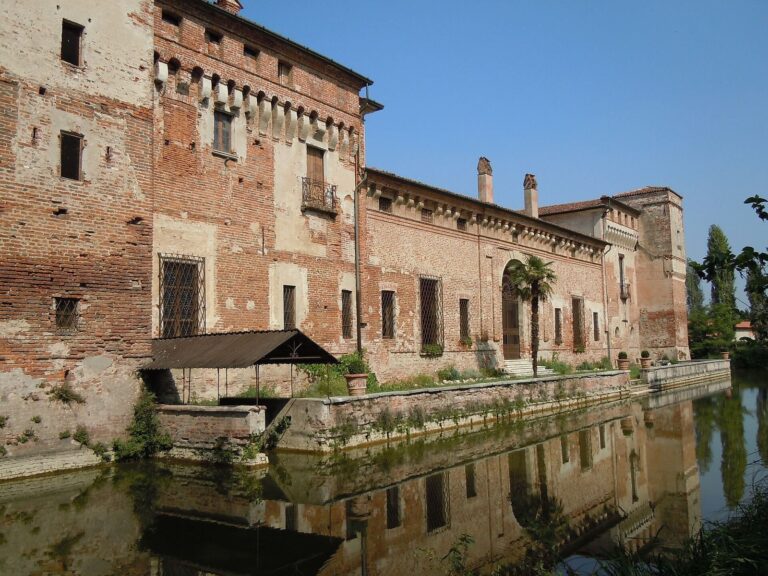Castello di Padernello: A Medieval Fortified Residence in Italy