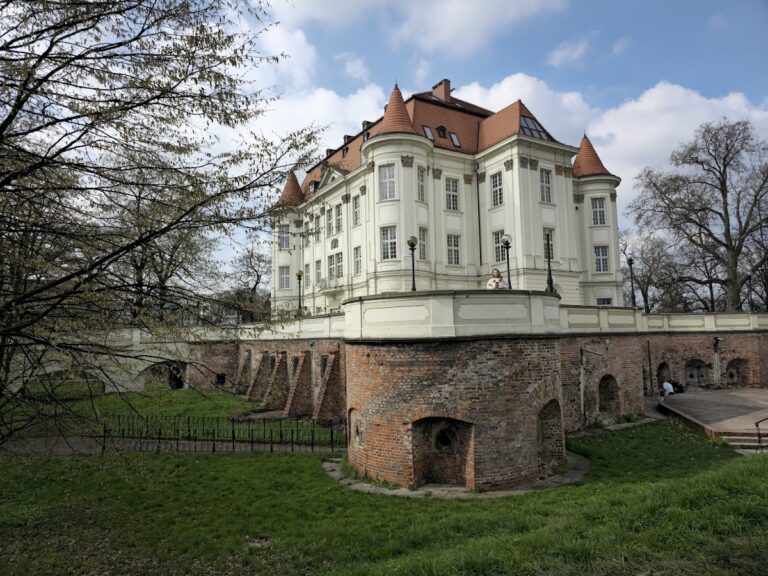 Leśnica Castle: A Historic Stronghold and Cultural Center in Wrocław, Poland