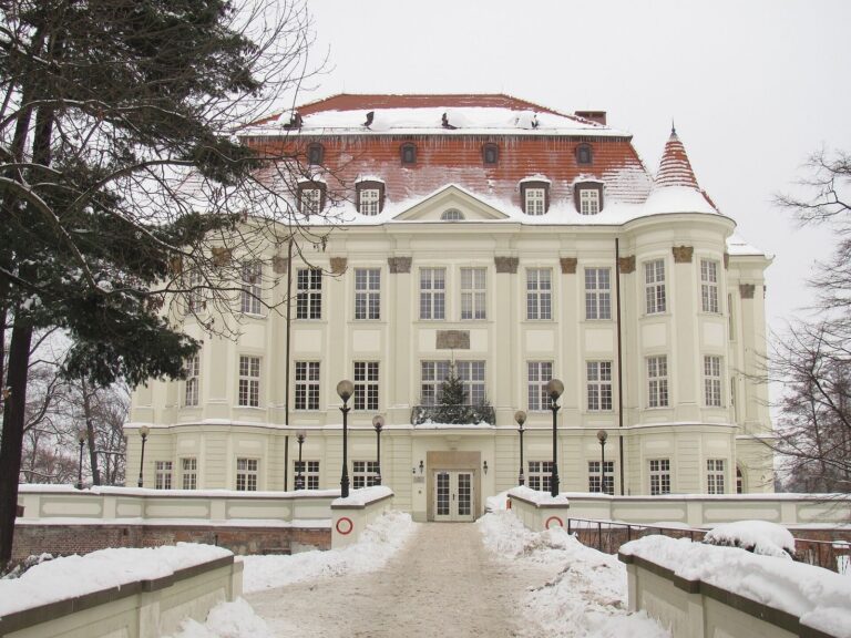 Leśnica Castle: A Baroque Castle and Cultural Centre in Wrocław