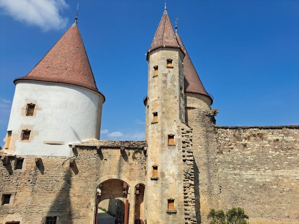 Château de Châteauneuf: A Late-Medieval Burgundian Fortress in France 3 Château de Châteauneuf