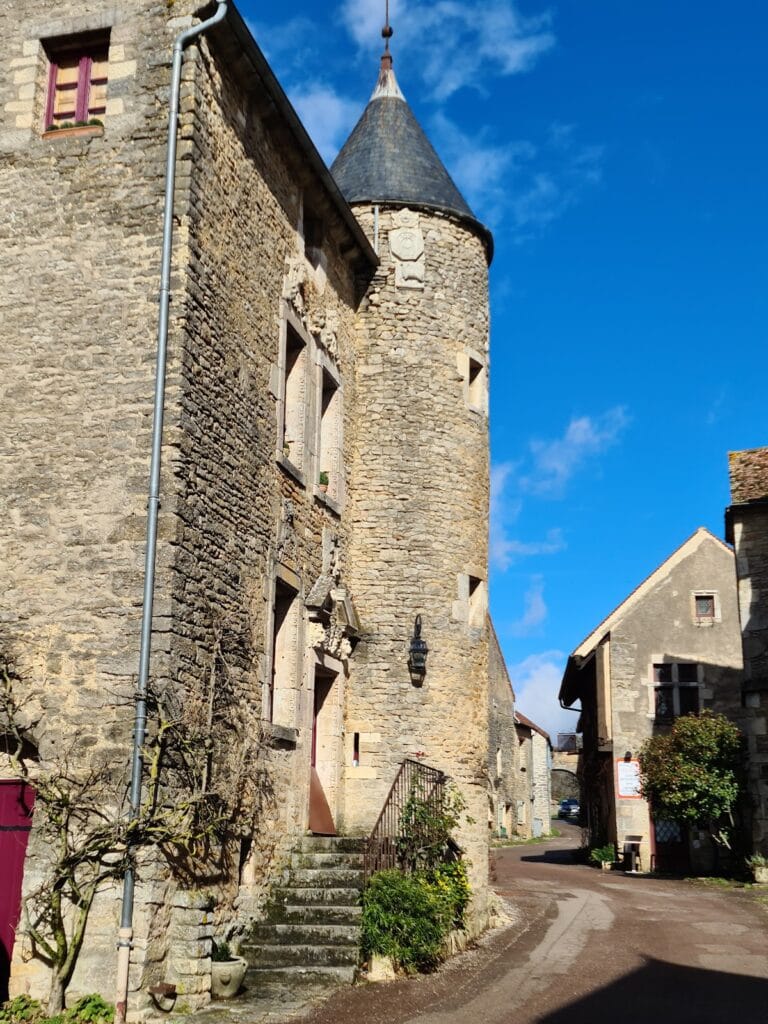 Château de Châteauneuf: A Late-Medieval Burgundian Fortress in France 5 Château de Châteauneuf