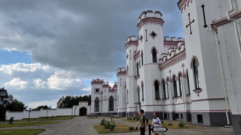 Kosava Castle: A Neo-Gothic Palace and Park Ensemble in Belarus