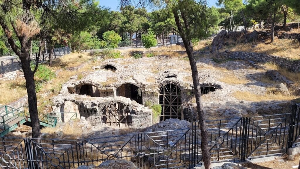 Kadifekale: A Medieval Castle on Smyrna’s Ancient Acropolis 5 Kadifekale