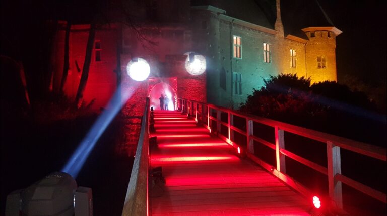 Castle Linn: A Historic Water Castle in Krefeld, Germany