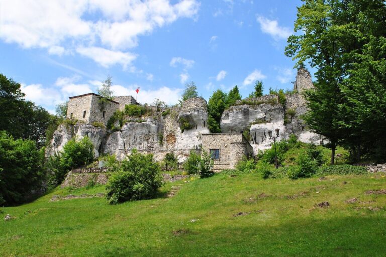 Bąkowiec Castle: A Medieval Knights’ Fortress in Poland
