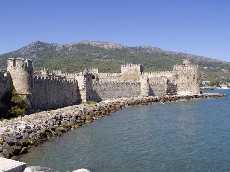Mamure Castle: A Medieval Coastal Fortress in Türkiye