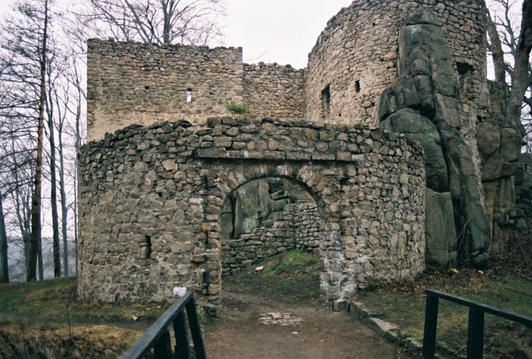 Castle Bolczów: A Medieval Fortress in Poland