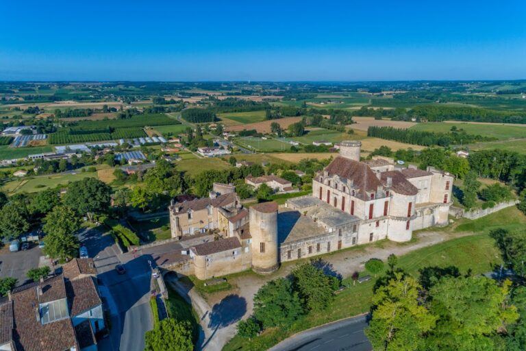Château de Duras: A Medieval and Classical Fortress in France