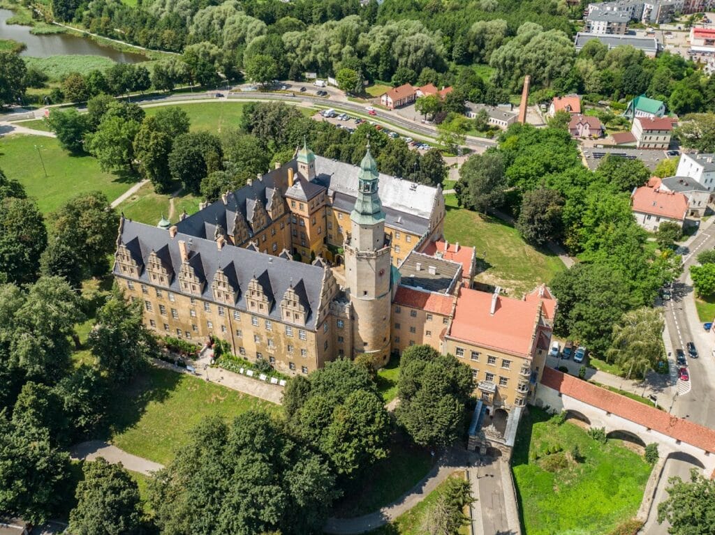 Oleśnica Castle: A Renaissance Ducal Residence in Poland 1 Oleśnica Castle