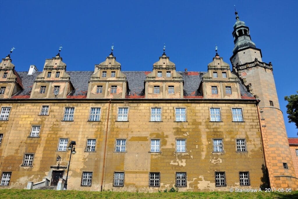 Oleśnica Castle: A Renaissance Ducal Residence in Poland 2 Oleśnica Castle