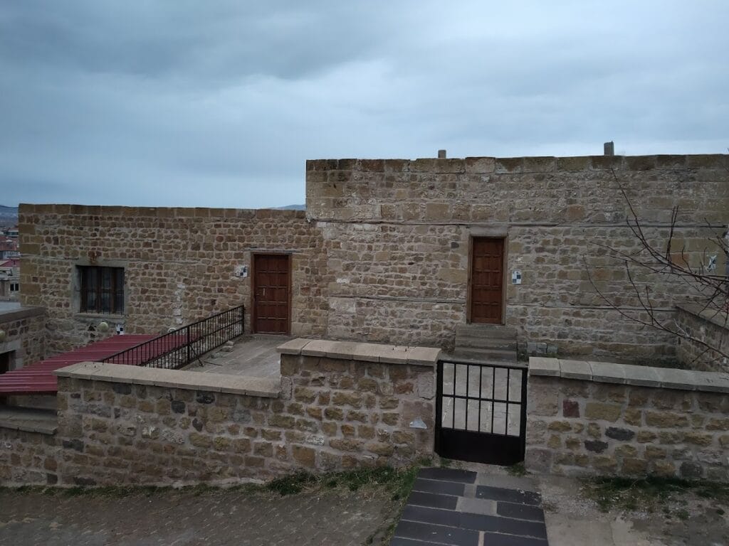 Niğde Castle: A Historic Fortress in Türkiye 5 Niğde Castle