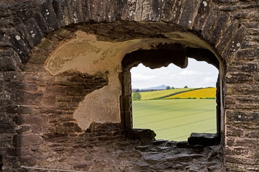 Raglan Castle: A Late-Medieval Fortified Residence in Wales 4 Raglan Castle