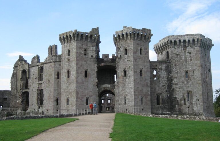 Raglan Castle: A Late-Medieval Fortified Residence in Wales