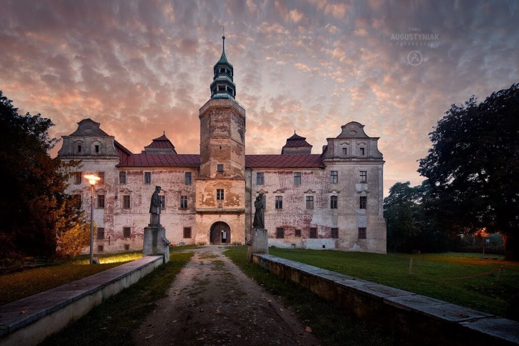 Niemodlin Castle: A Ducal Residence and Renaissance Complex in Poland 1 Niemodlin Castle
