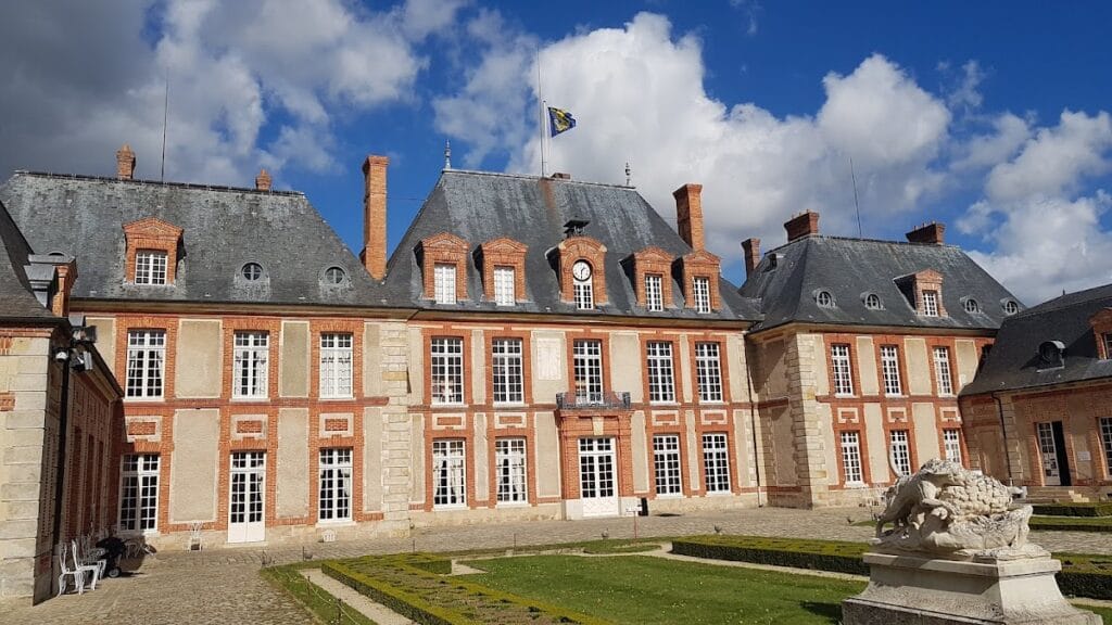 Château de Breteuil: A Historic Estate and Garden in France 1 Château de Breteuil