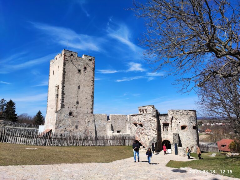 Kinizsi Castle: A Medieval Fortress in Nagyvázsony, Hungary