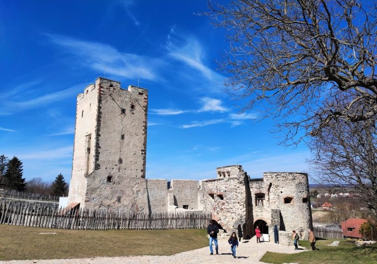 Kinizsi Castle: A Medieval Stronghold in Nagyvázsony, Hungary