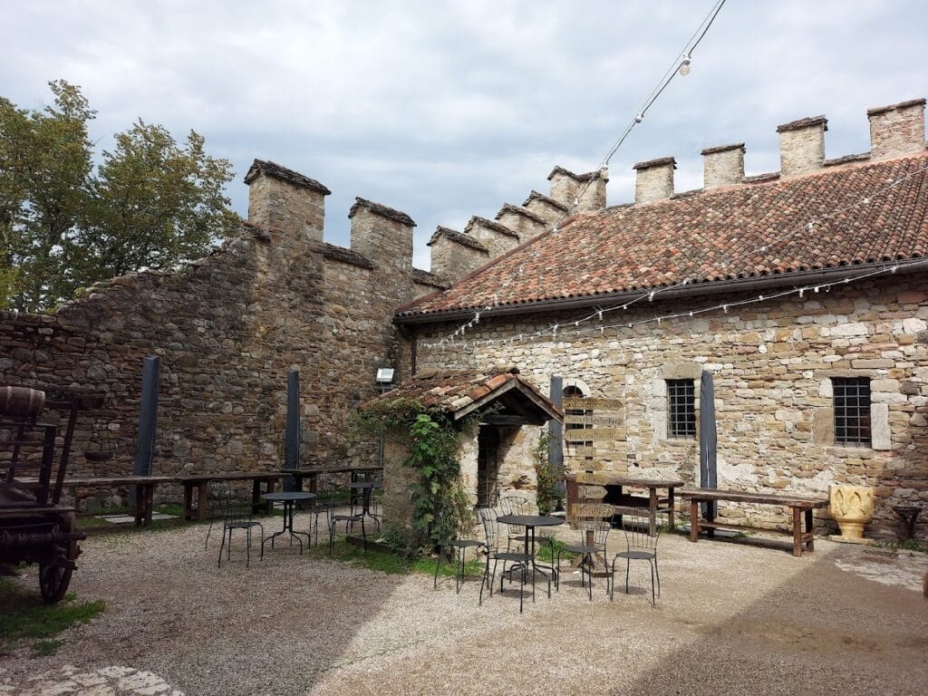 Zumelle Castle: A Roman-Era Stronghold in Italy 4 Zumelle Castle
