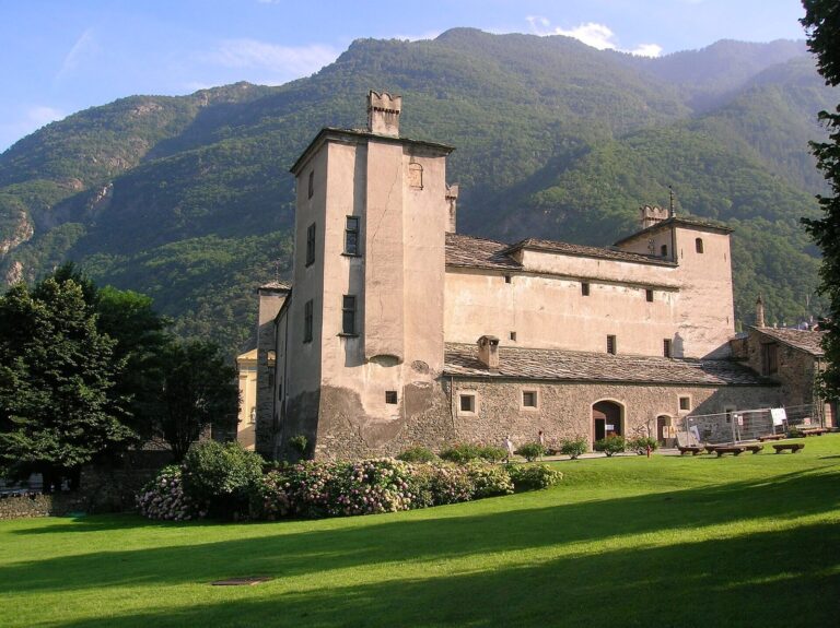 Issogne Castle: A Renaissance Seigniorial Residence in Italy