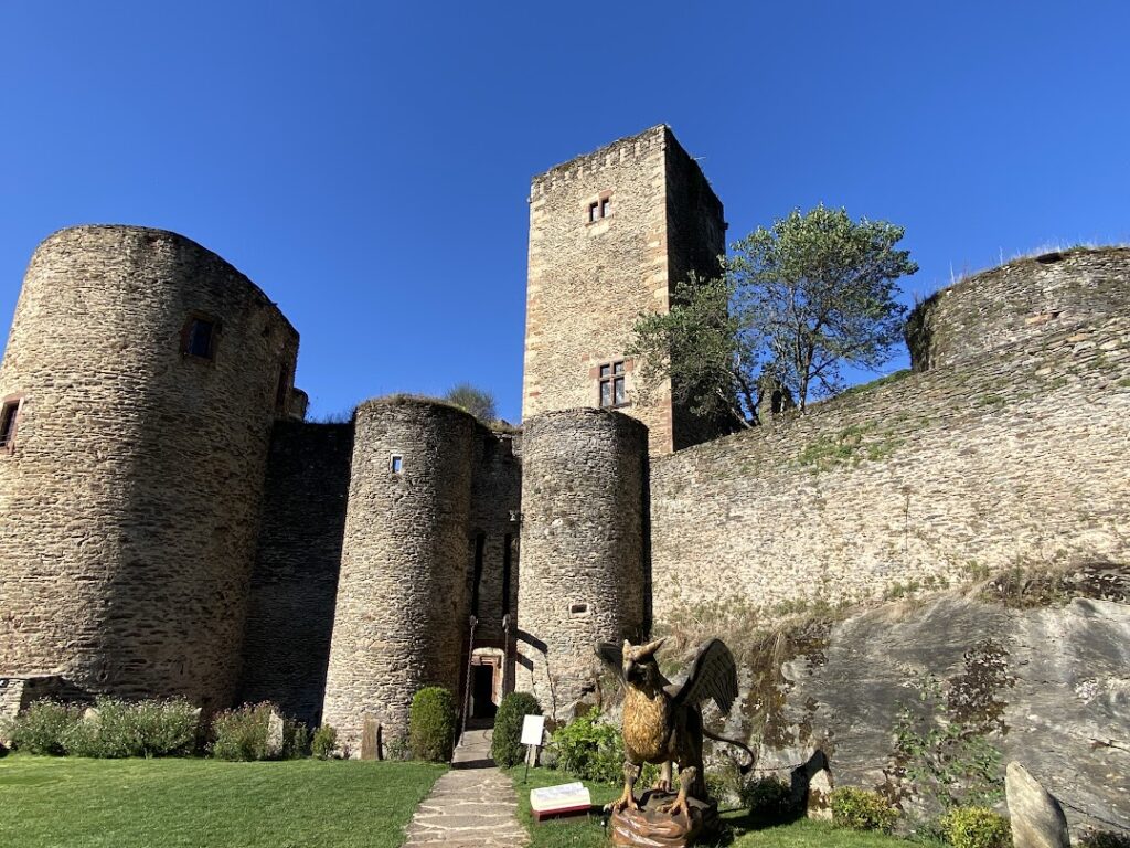 Château de Belcastel: A Medieval Fortress in France 7 Château de Belcastel