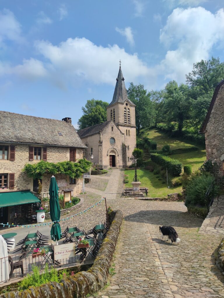 Château de Belcastel: A Medieval Fortress in France 9 Château de Belcastel