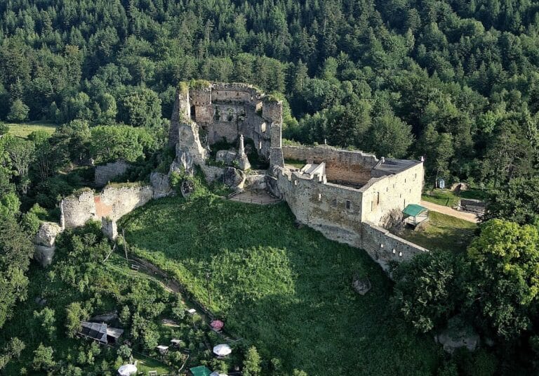 Kamieniec Castle: A Medieval Border Fortress in Poland