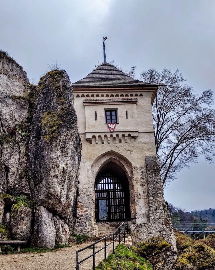 Ojców Castle: A Medieval Royal Fortress in Poland 1 Ojców Castle