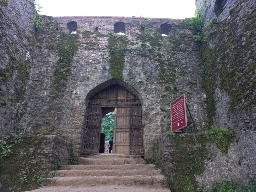 Rudkhan Castle