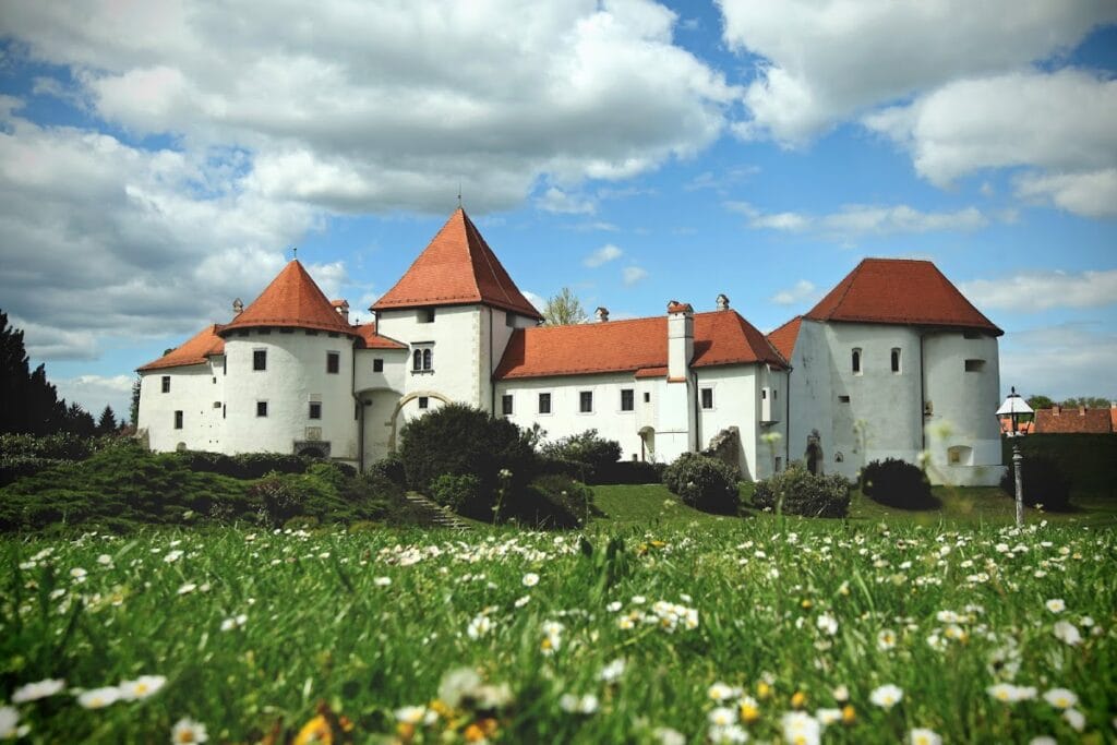 Old Town, Varaždin: A Medieval Water Castle in Croatia 1 Old Town, Varaždin