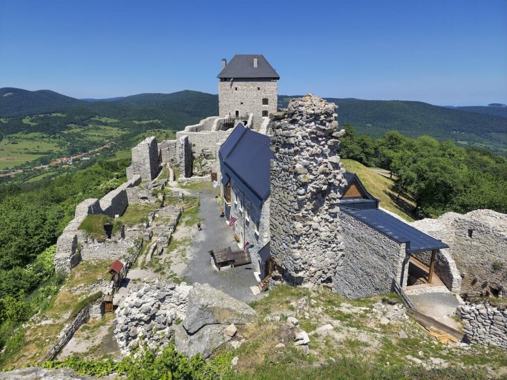 Regéc Castle: A Medieval Hungarian Fortress and Noble Residence 6 Regéc Castle