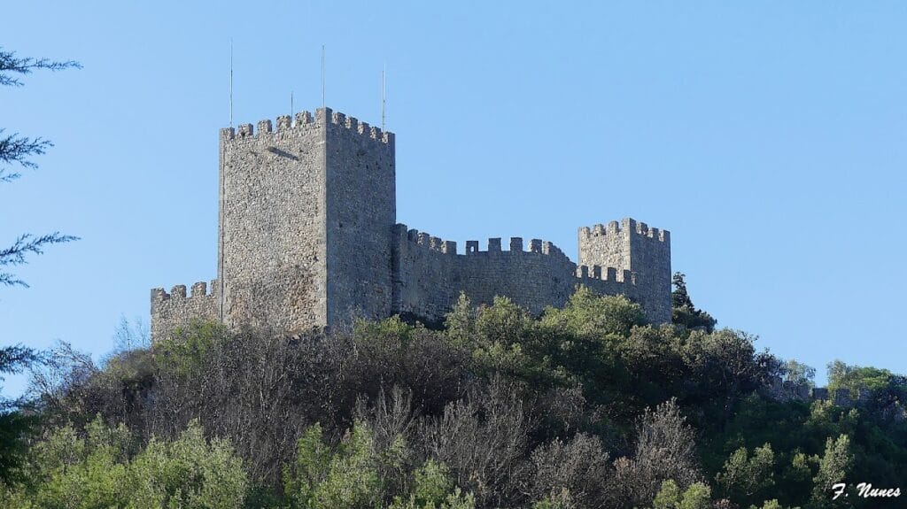 Castelo de Sesimbra: A Medieval Fortress in Portugal 1 Castelo de Sesimbra