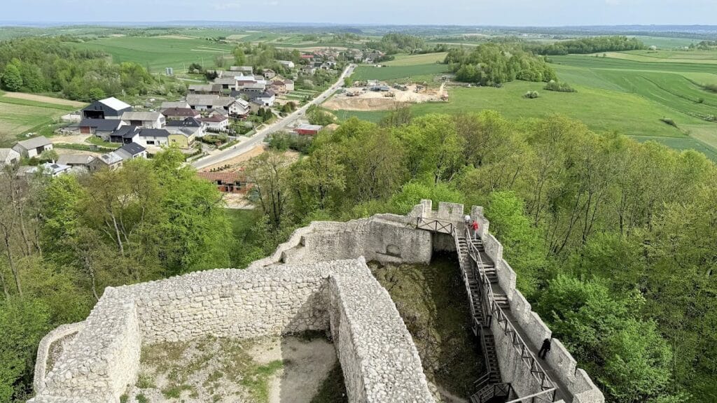 Smoleń Castle: A Gothic Fortress in Poland’s Eagles’ Nests 4 Smoleń Castle