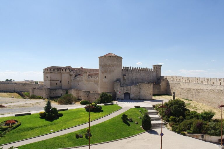 Cuéllar Castle: Fortress and Ducal Palace in Spain