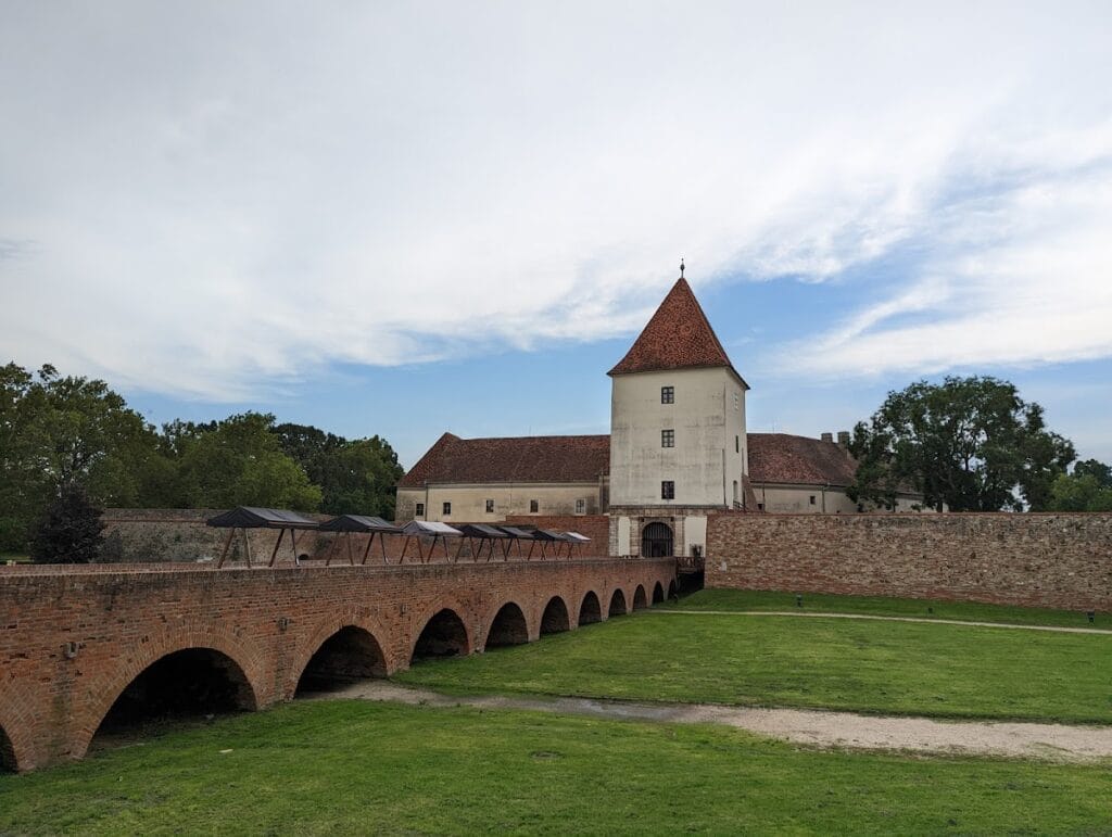 Sárvár Castle: A Medieval Castle-Palace and Frontier Fortress in Hungary 2 Sárvár Castle