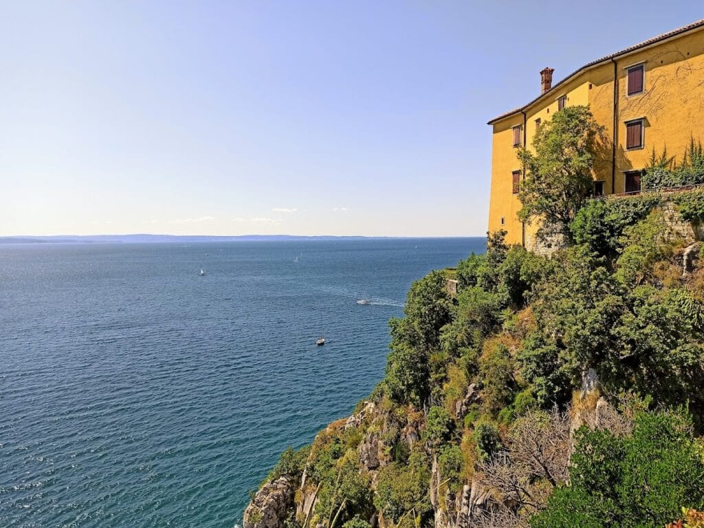 Duino Castle: A Fortified Residence and Museum in Italy 1 Duino Castle