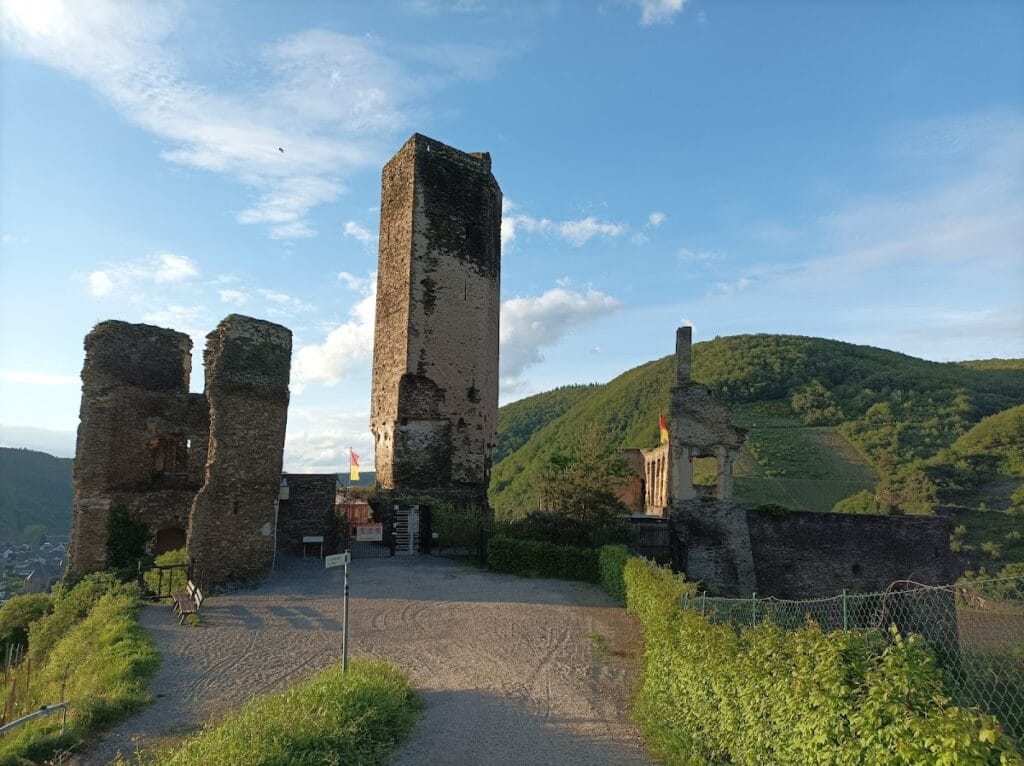 Metternich Castle: Medieval Fortress Above Beilstein, Germany 4 Metternich Castle