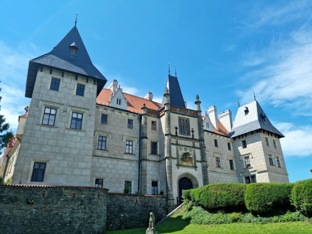 Žleby Castle: A Historic Fortress and Chateau in the Czech Republic 7 Žleby Castle