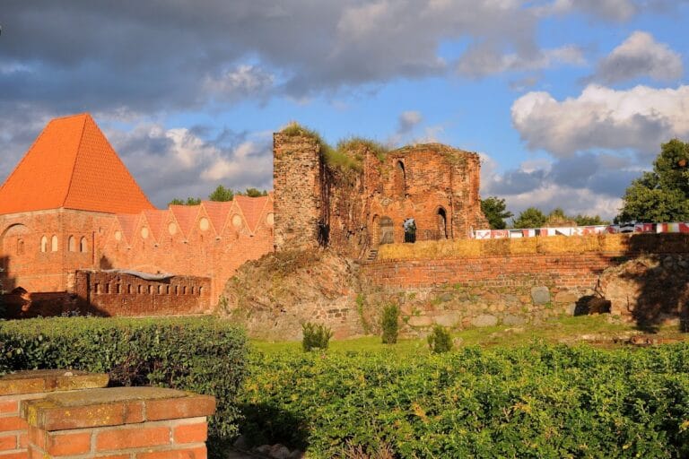 Toruń Castle: A Teutonic Order Fortress in Poland