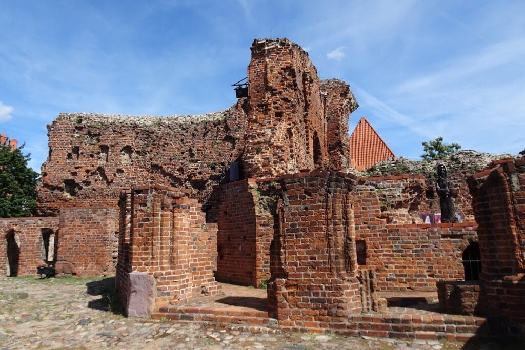 Toruń Castle: A Teutonic Order Fortress in Poland 2 Toruń Castle