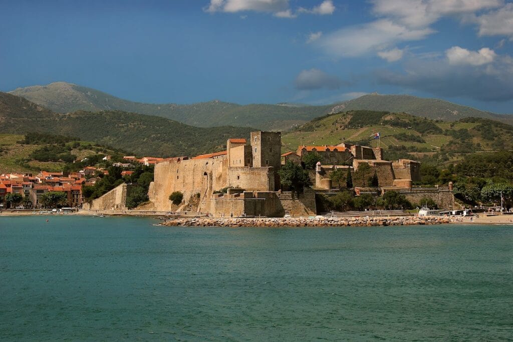 Château Royal de Collioure: A Fortified Royal Residence and Citadel in France 1 Château Royal de Collioure