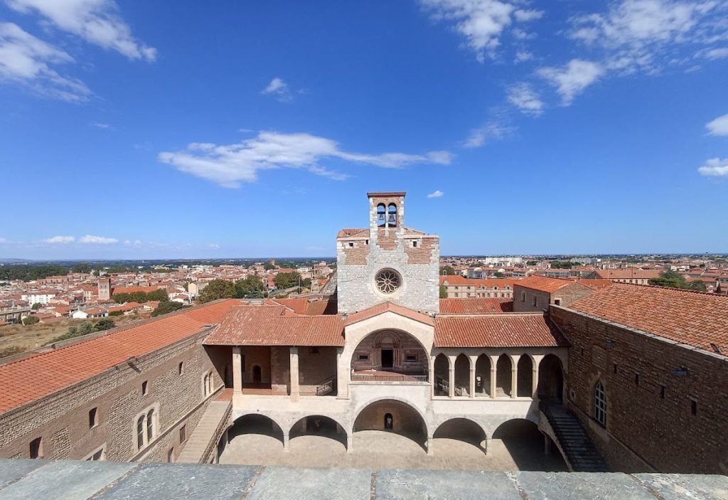 Palace of the Kings of Majorca: A Royal Court and Fortress in Perpignan 2 Palace of the Kings of Majorca