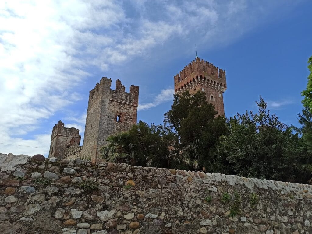 Castle of Lazise: Medieval Fortress on Lake Garda, Italy 2 Castel of Lazise