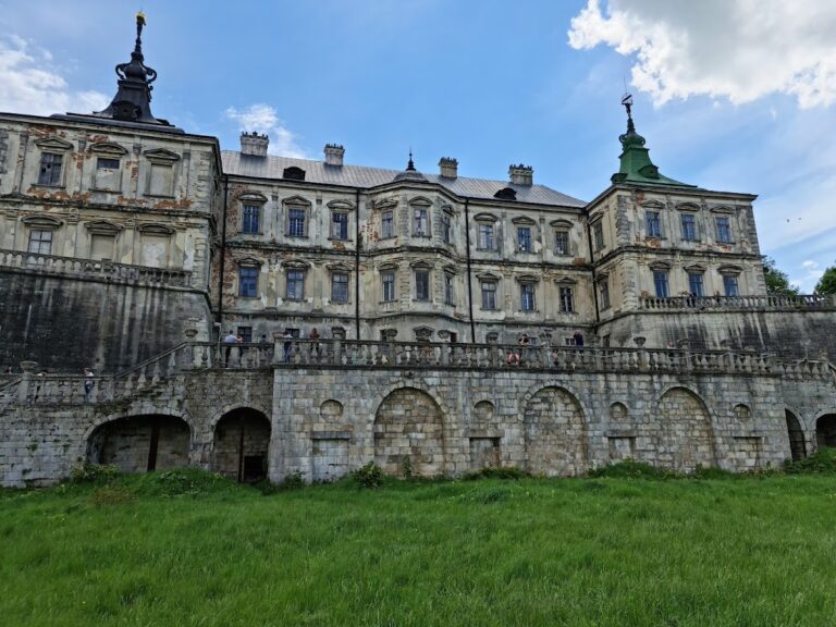 Pidhirtsi Castle: A Historic 17th-Century Fortress and Residence in Ukraine