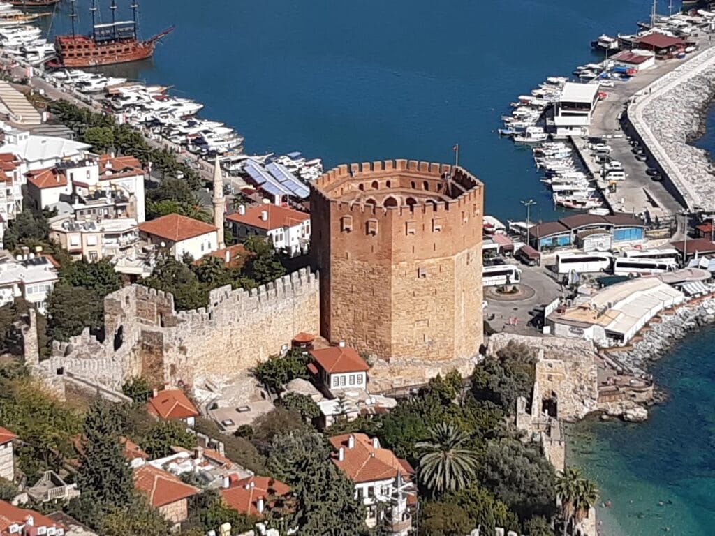 Kızıl Kule: Seljuk Harbor Defense Tower in Alanya 1 Kızıl Kule